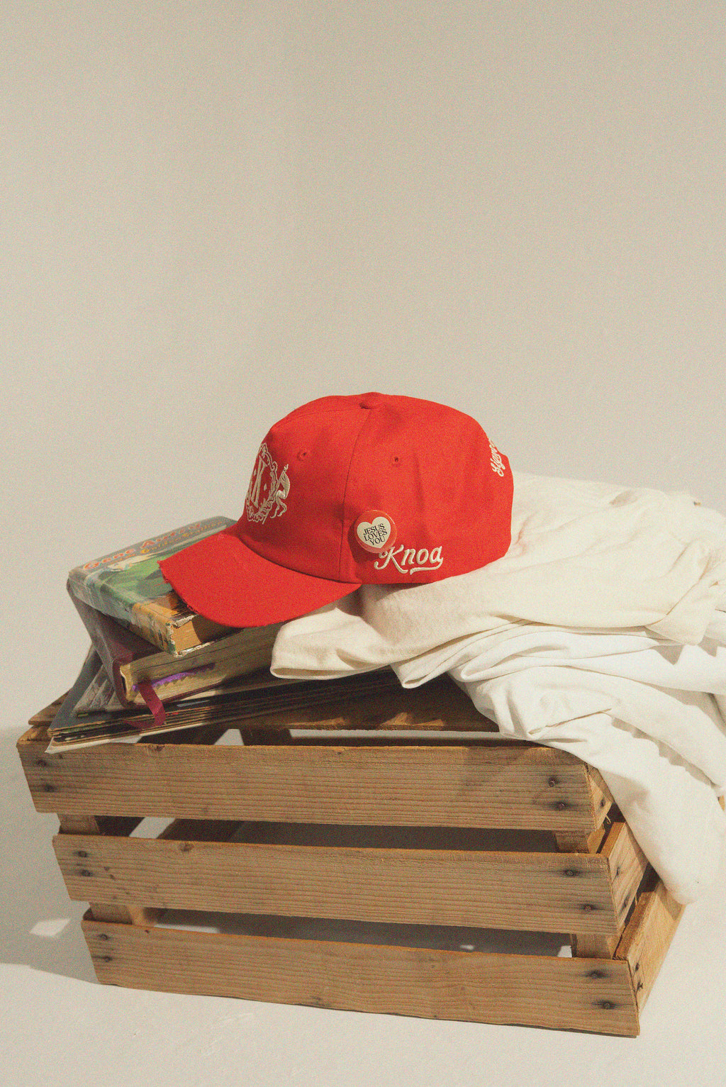THE CREST CAP